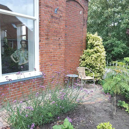Bed & Breakfast Appartement 'T Haventje Ezinge Exterior photo